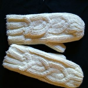 3/$20 Cream cable knitted mittens